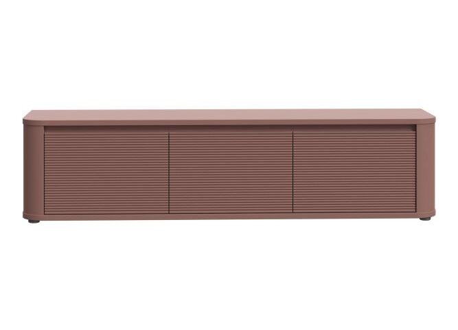 Opis Szafka RTV o szerokości niemal 170 cm to doskonały wybór do nowoczesnych wnętrz. Ryflowane fronty i modny kolor podkreślają elegancki design, a mechanizm cichego domyku zapewnia komfort użytkowania. Dopasuj mebel do swoich potrzeb i zdecyduj o jego finalnym wyglądzie! Zamontuj szafkę RTV BREATHTAKER na ścianie, postaw na podłodze lub dokup dedykowane wysokie nóżki - masz aż 3 możliwości modyfikacji designu mebla. Wprowadź do swojego salonu praktyczną szafkę RTV, idealnie wpisującą się w najnowsze trendy aranżacyjne! Wymiary: szerokość 168 cm, wysokość 41,5 cm, głębokość 41,3 cm Szafka RTV dedykowana dla telewizorów o maksymalnej przekątnej ekranu do 75 cali Szafka RTV wykonana w modnym kolorze: Terakota Drzwi zamykają się niemal bezgłośnie dzięki zastosowaniu systemu cichego domyku Wybrane elementy mebla zabezpieczono odpornym na uszkodzenia obrzeżem ABS Standardowe elementy do montażu ściennego dołączone w zestawie (pasujące do wersji szafki RTV na nóżkach lub stojącej). Aby uzyskać wiszącą wersję szafki RTV (zamontowaną na ścianie) należy dokupić dedykowane uchwyty Szczegóły produktu Informacje logistyczne Instrukcje montażu i karty bezpieczeństwa produktu Szafka RTV Indeks: BTHTH131-U72 BGFR-02 BOGDAN szafka RTV Terakota