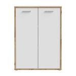 Opis Szafka biurowa KEFLAVIK stanie się nieodłącznym elementem domowego biura. Wyposażona w 2 półki, tworzy miejsce na dokumenty, segregatory, teczki, książki i artykuły biurowe ukryte w kartonach. Na jej blacie możesz ustawić dekoracje, rośliny lub świece, odmieniając surowy wygląd w przyjemną strefę do pracy. Połącz szafkę z innymi elementami kolekcji KEFLAVIK, tworzą skandynawskie biuro w zaciszu własnego domu. Szafka o wymiarach: 84,5 cm szerokości, 115,1 cm wysokości oraz 41,5 cm głębokości Mebel zachwyca połączeniem dekoru Dąb Artisan i biały Maksymalne obciążenie blatu do 20 kg Maksymalne obciążenie półek do 5 kg Wybrane elementy mebla wzmocnione obrzeżem ABS Montaż do ściany wymagany (okucia w zestawie) Szczegóły produktu Informacje logistyczne Instrukcje montażu i karty bezpieczeństwa produktu Szafka Indeks: KFLK321-C881 KLFS-01 KLAUDIA szafka dąb Artisan