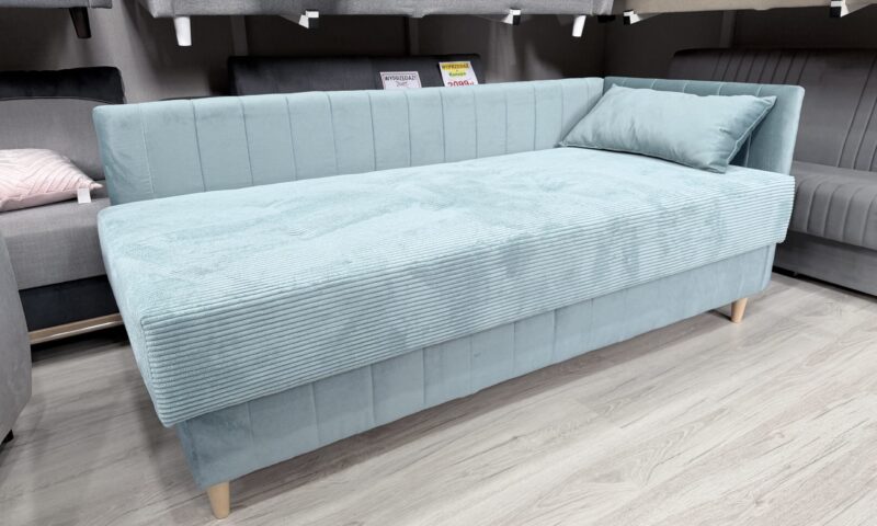 niebieski tapczan młodzieżowy w sztruksie brzdąc w msc meble swarzędz